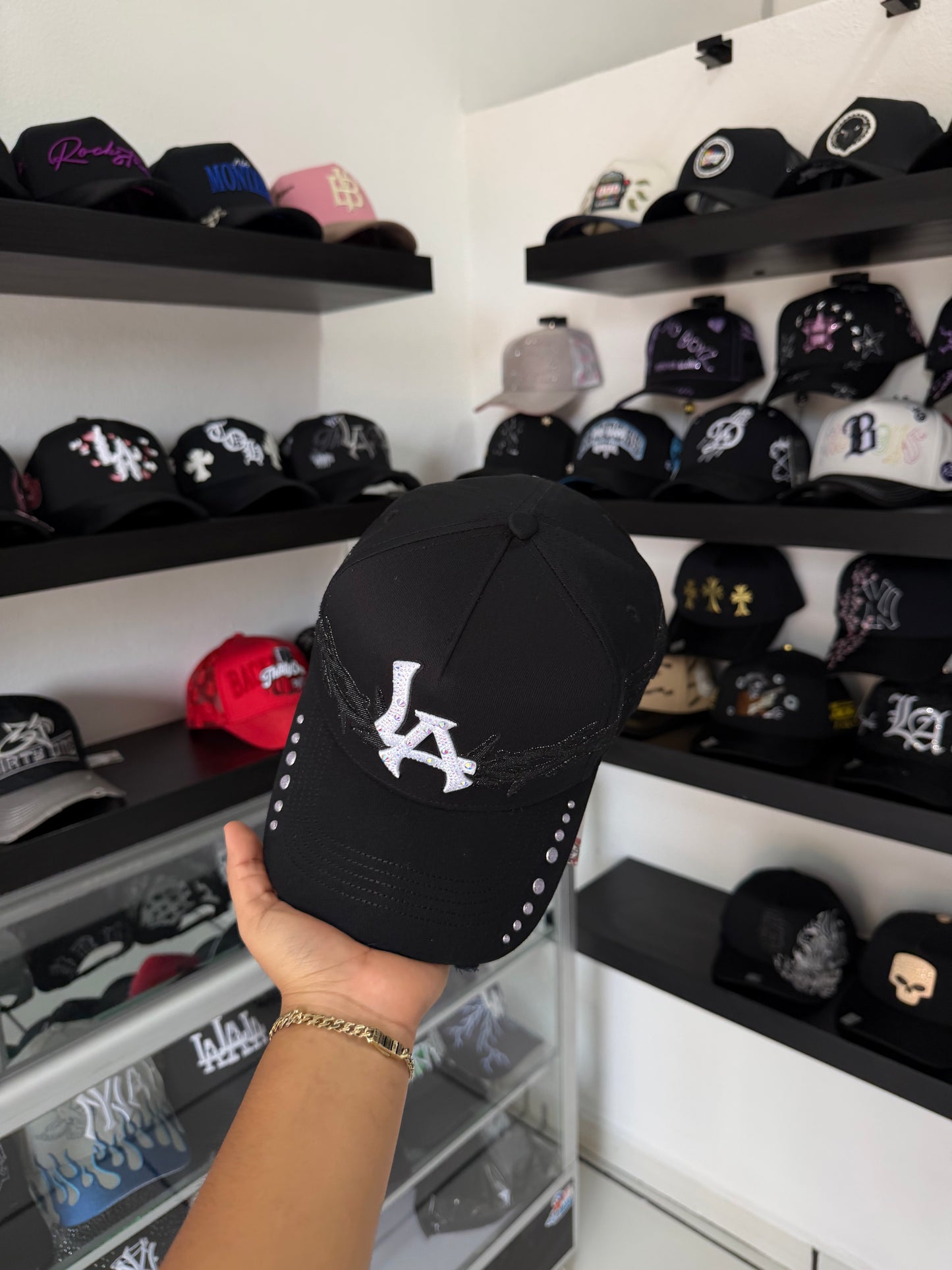31 GORRAS "LA THORNS"