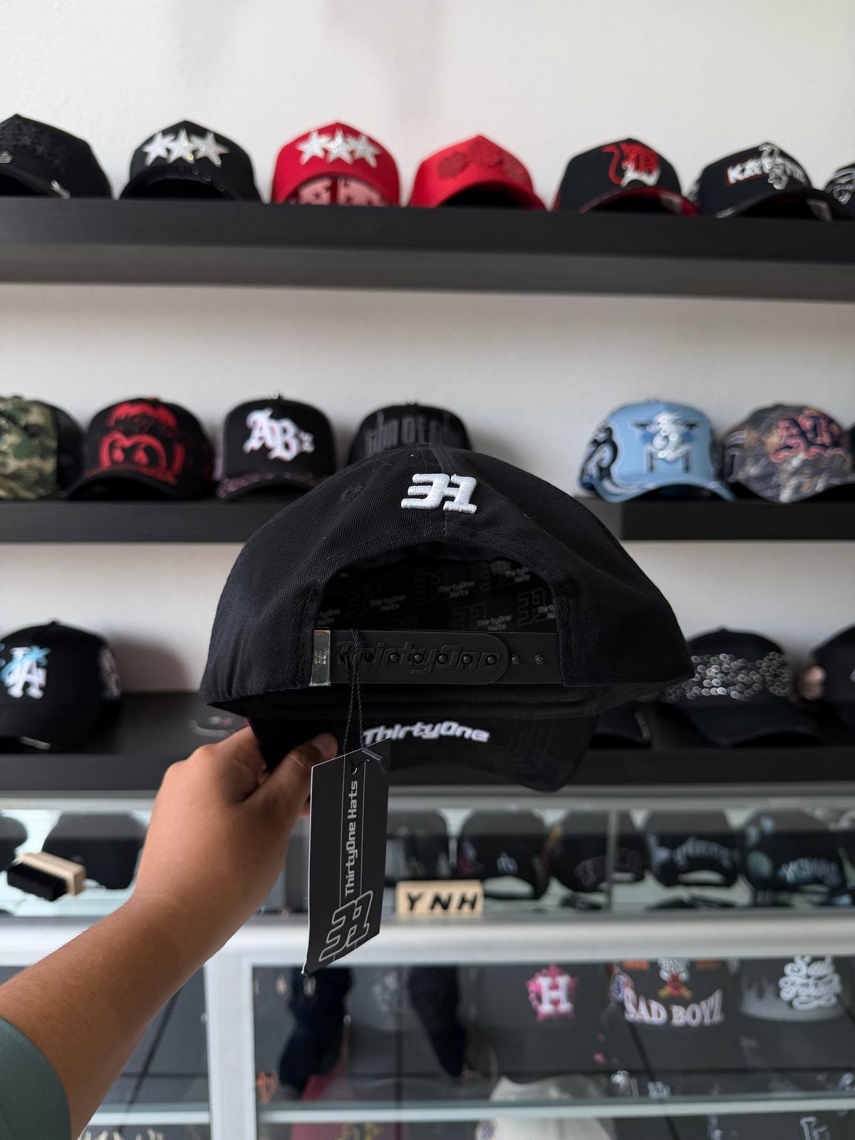 31 HATS "LA CLOUDS"