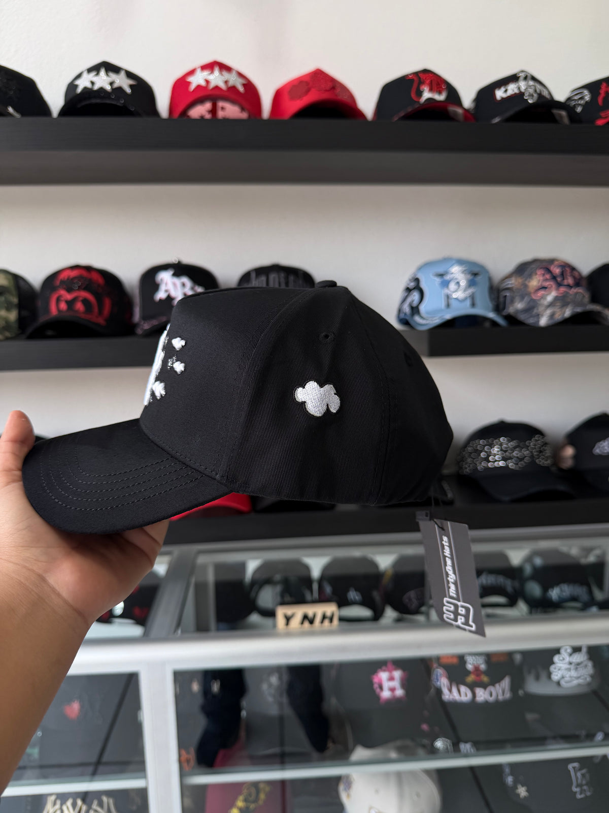 31 HATS "LA CLOUDS"