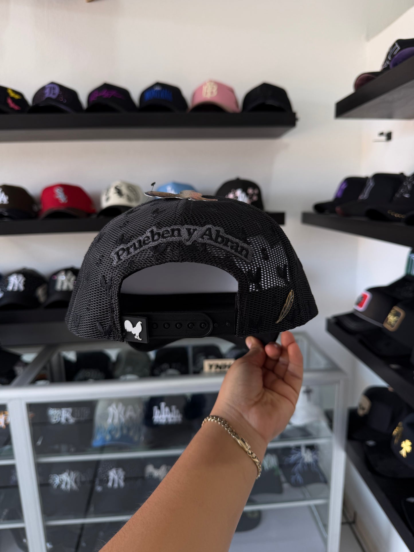 FLORENCE CAPS "TRY AND OPEN BLACK"