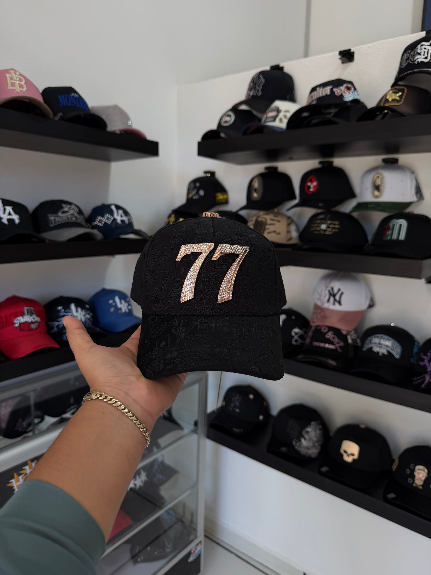 BARBAS HATS "77 THE LAST EDITION"