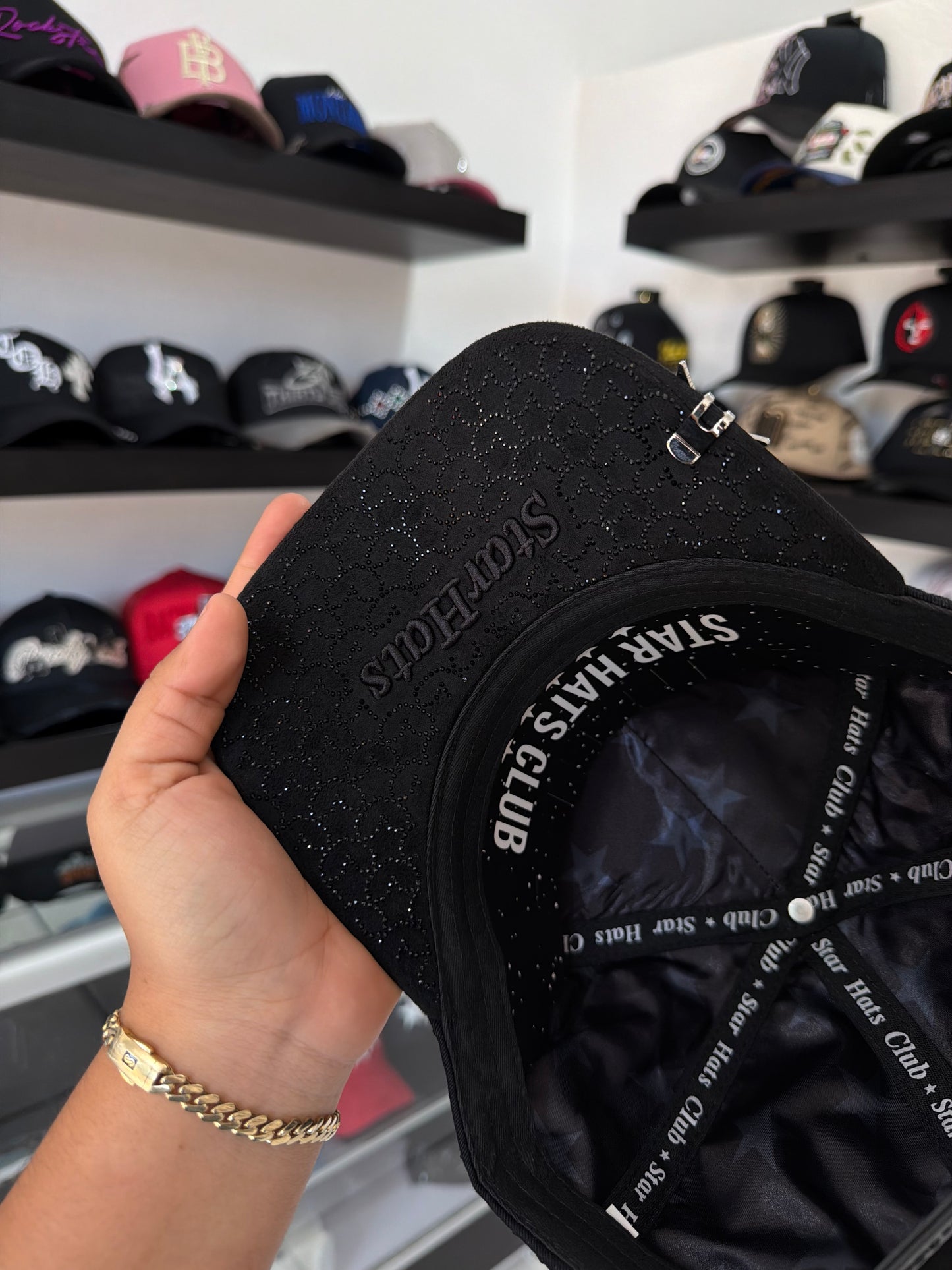 STAR HATS CLUB "TOTAL BLACK DISTRIC"