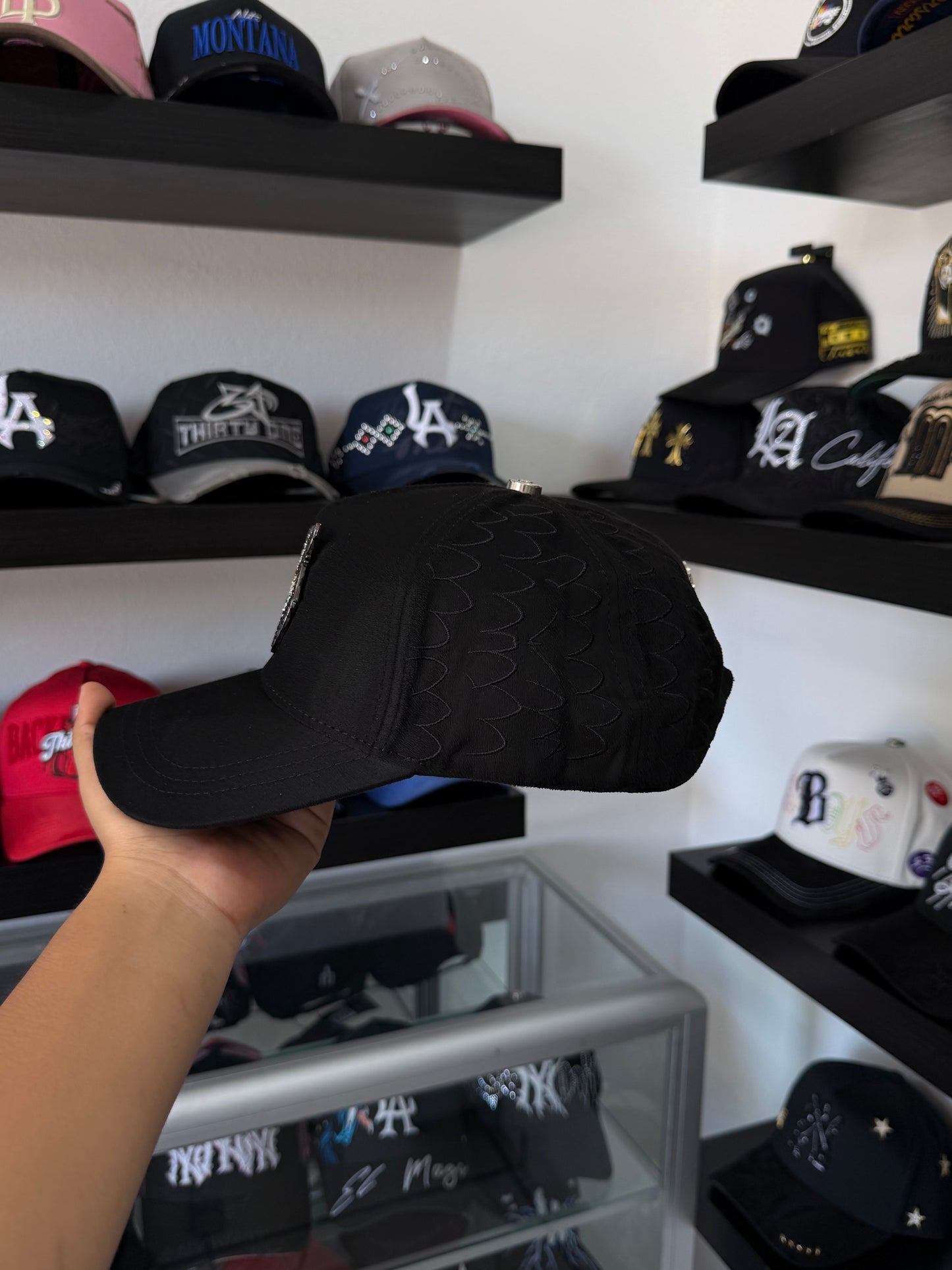 BARBAS HATS X LUIS R "EL BUHO"