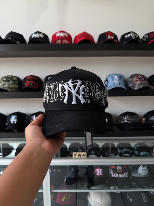 31 HATS "CRYSTALS WHITE"
