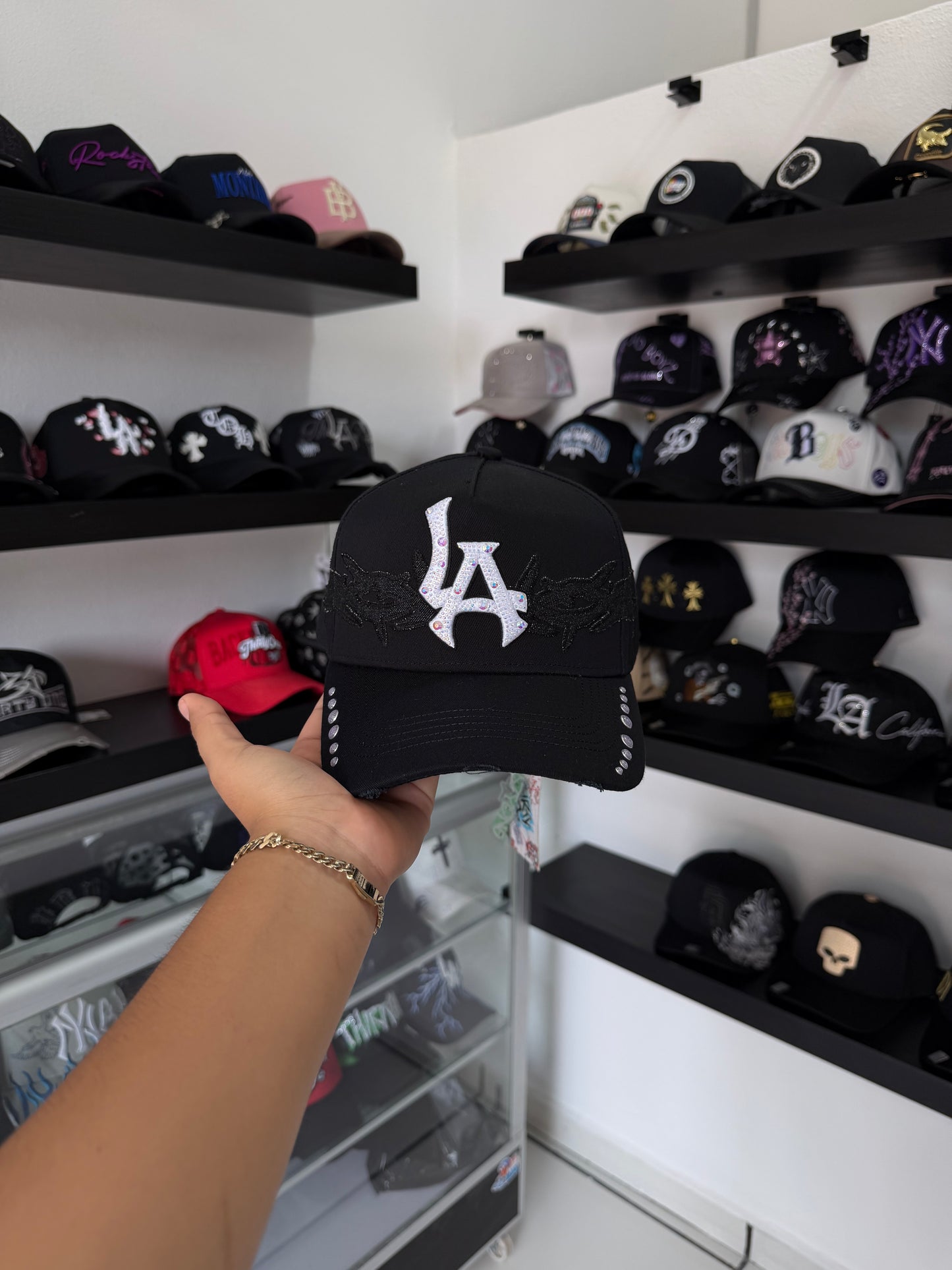 31 GORRAS "LA THORNS"
