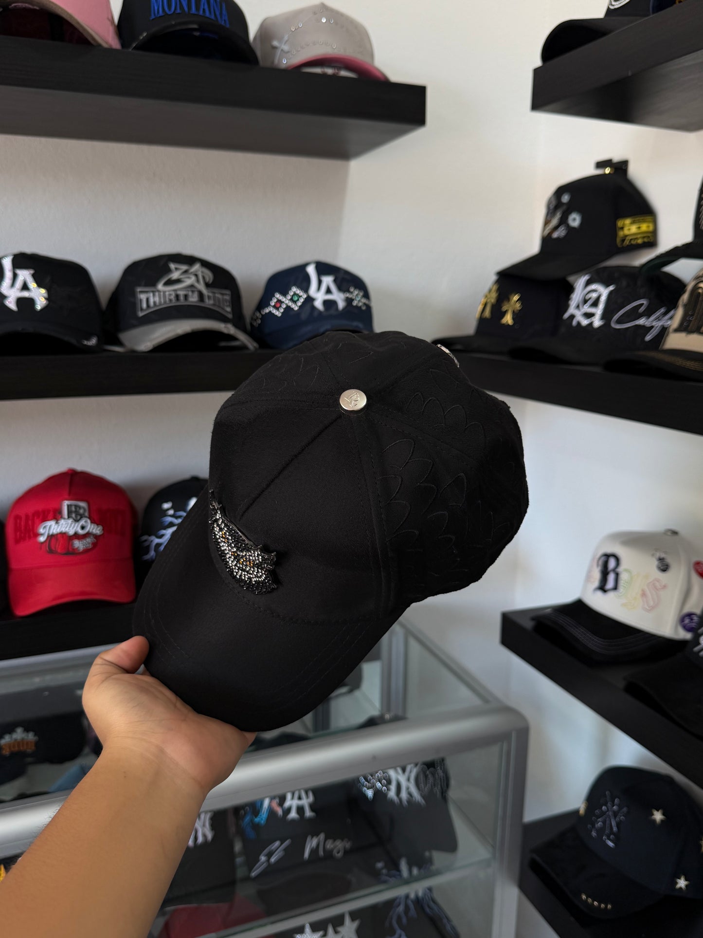 BARBAS HATS X LUIS R "EL BUHO"