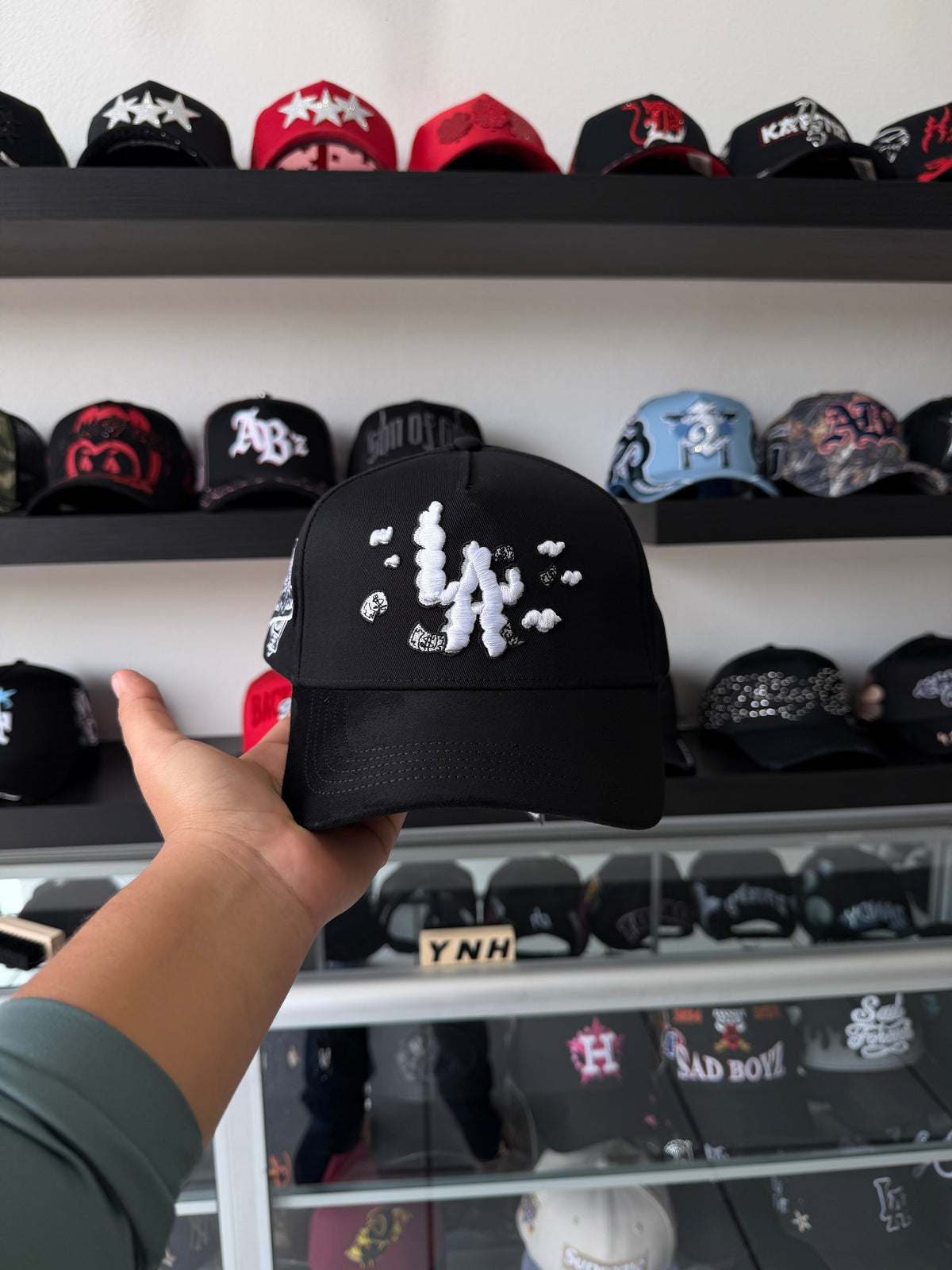 31 HATS "LA CLOUDS"