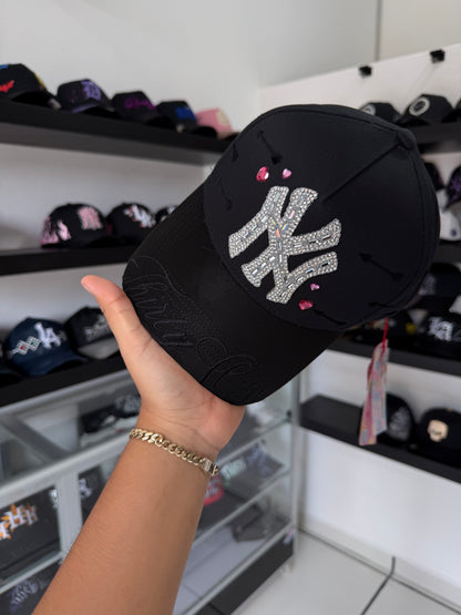 31 GORRAS "BLACK XOXO"