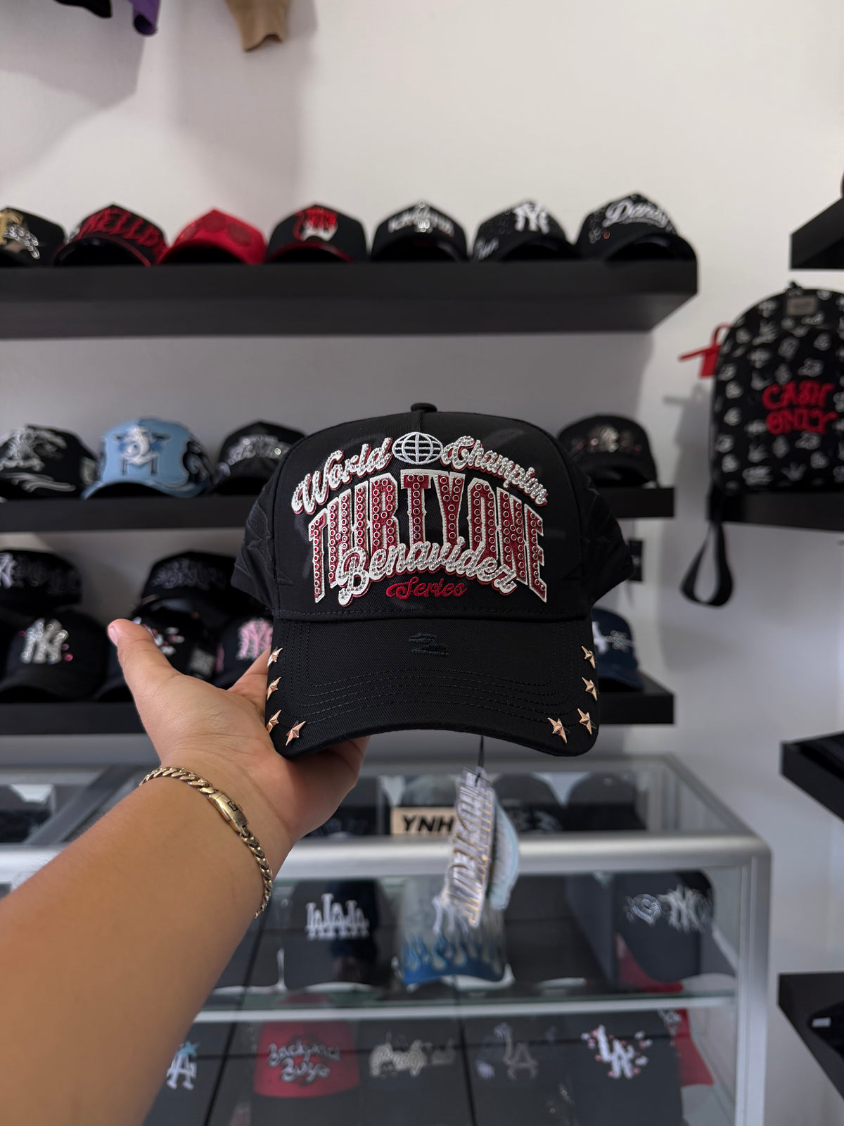 31 HATS X BENAVIDEZ FULL SET