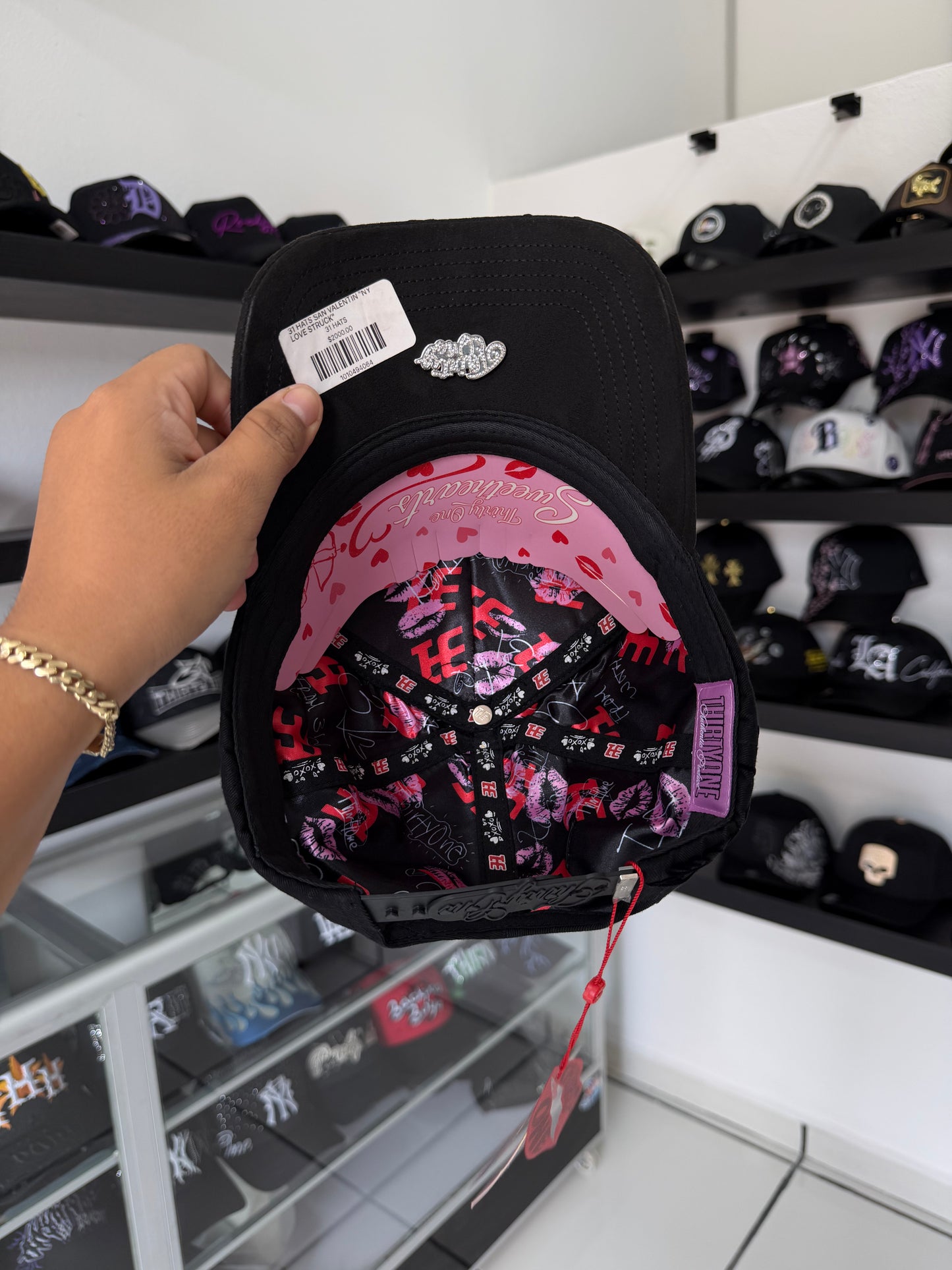 31 GORRAS "BLACK XOXO"