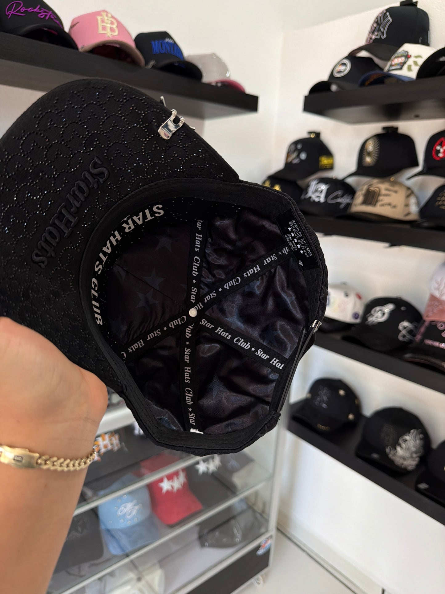STAR HATS CLUB "TOTAL BLACK DISTRIC"