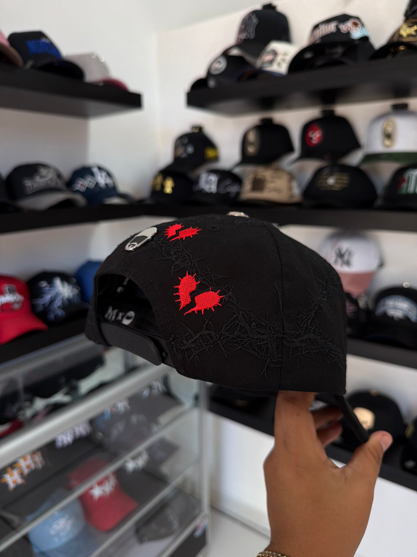 BARBAS HATS X WILLITO "HEARTBREAKER"