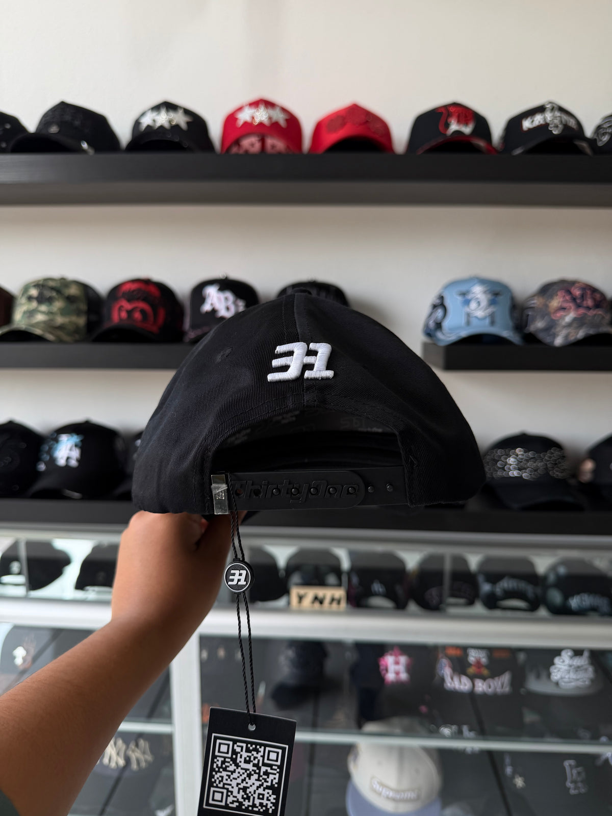 31 HATS "CRYSTALS WHITE"