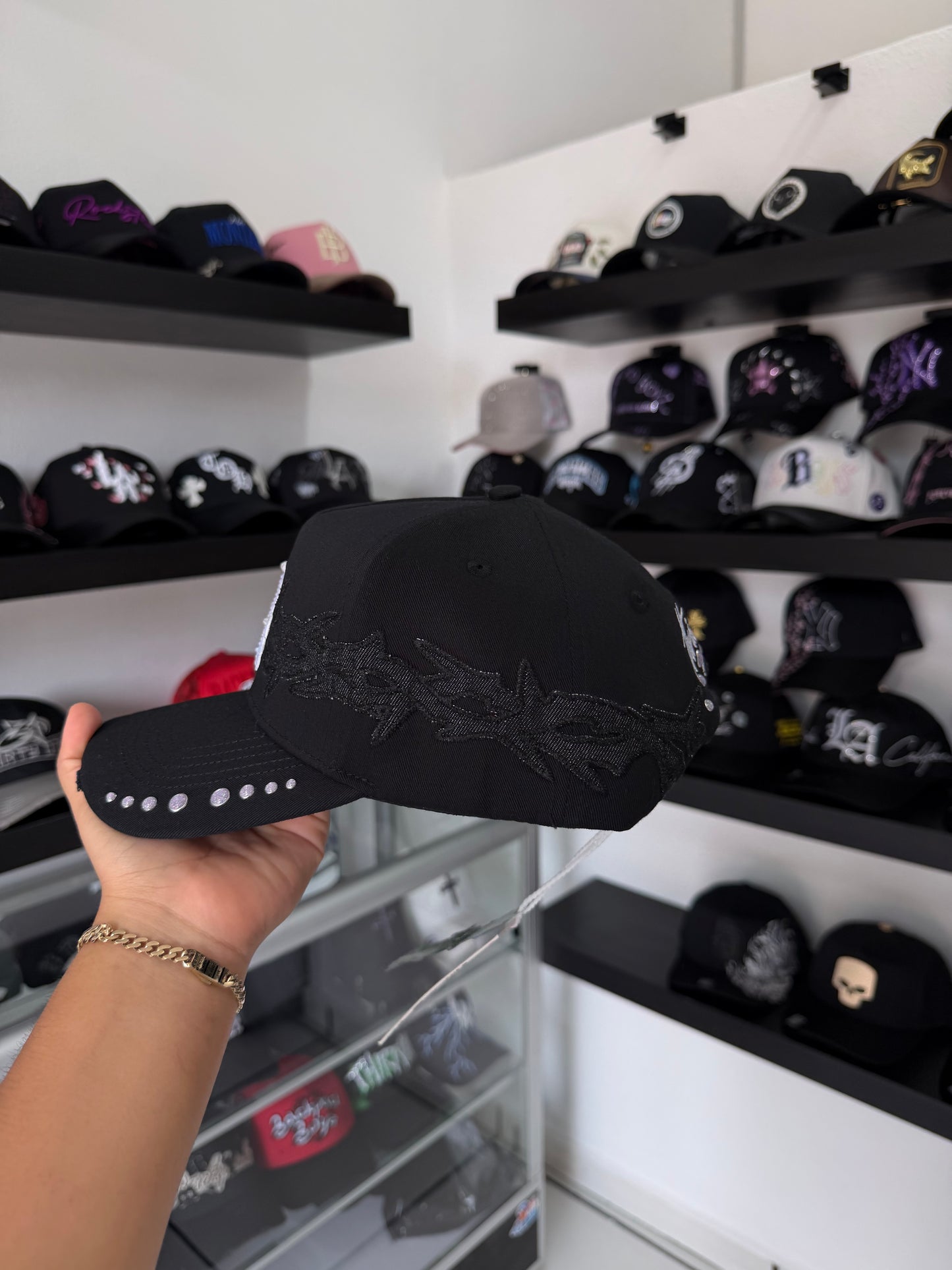 31 GORRAS "LA THORNS"