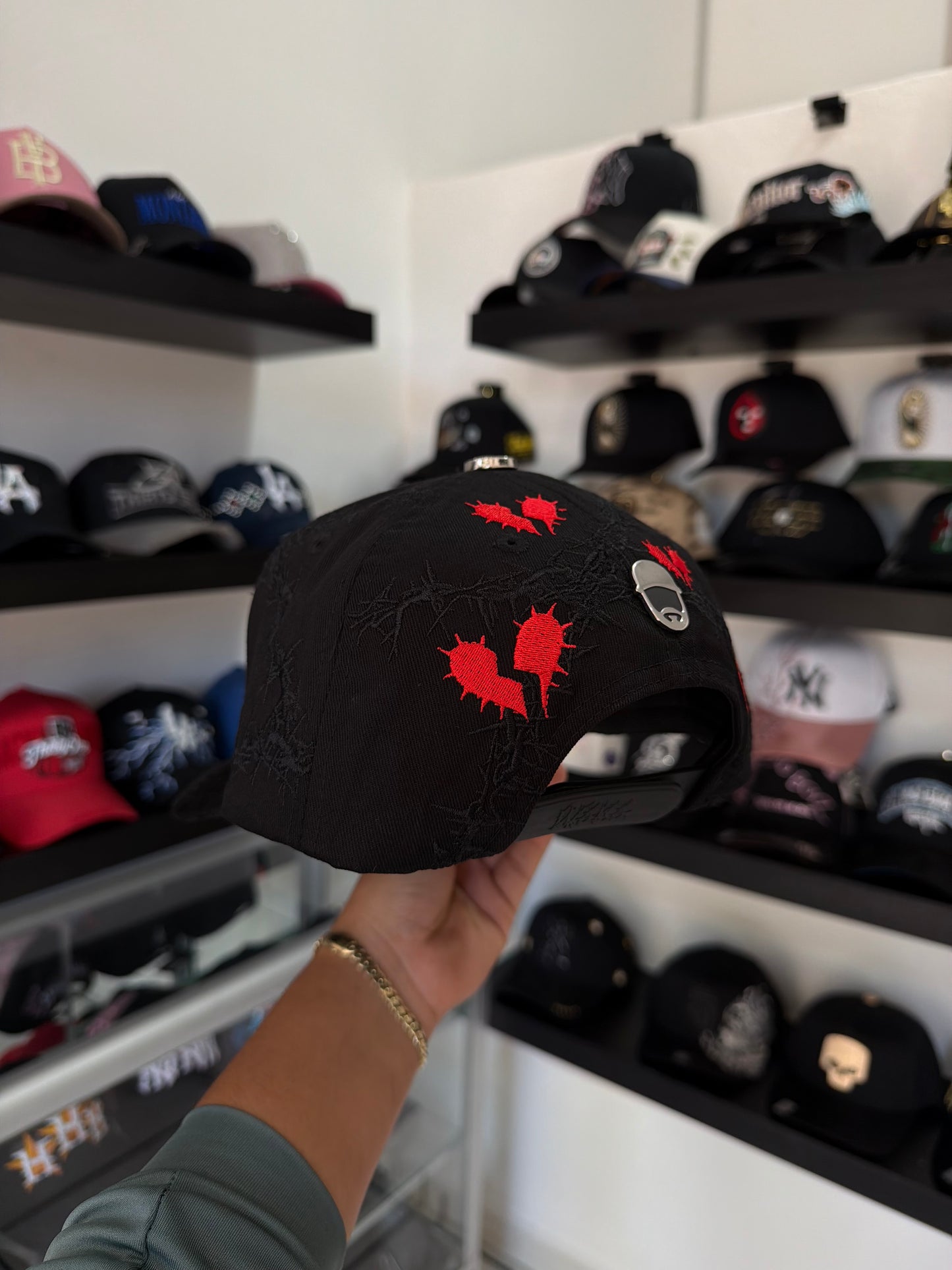 BARBAS HATS X WILLITO "HEARTBREAKER"